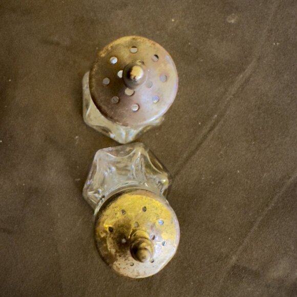 Vintage Salt Pepper Shaker Set FLAW DENTED CAP - Picture 11 of 14